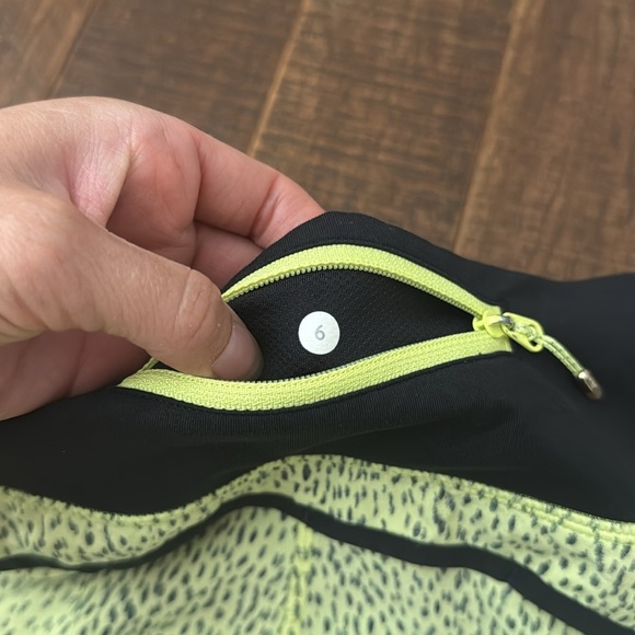 Lululemon Run Speed Short Dottie Dash Clarity Yellow Black - Picture 10 of 11